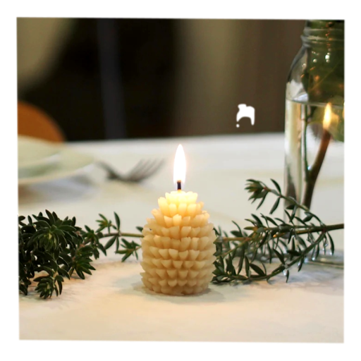 Queen B – 100% Beeswax Small Pine Cone x 2